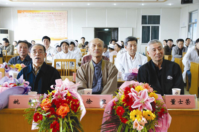 点击放大鼠标滚轮控制大小